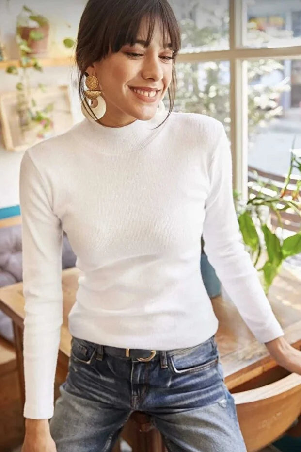 Women’s Black Fleece-Lined Ribbed Turtleneck Sweater - MRS.IDEA