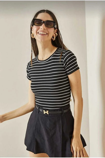 Women’s Slim-Fit Crew Neck Striped Short-Sleeve T-Shirt - MRS.IDEA