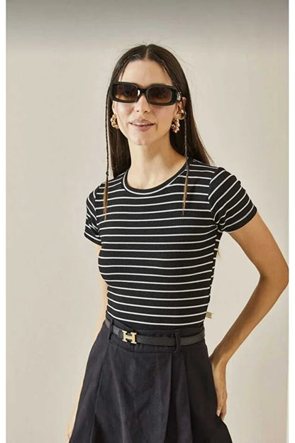 Women’s Slim-Fit Crew Neck Striped Short-Sleeve T-Shirt - MRS.IDEA