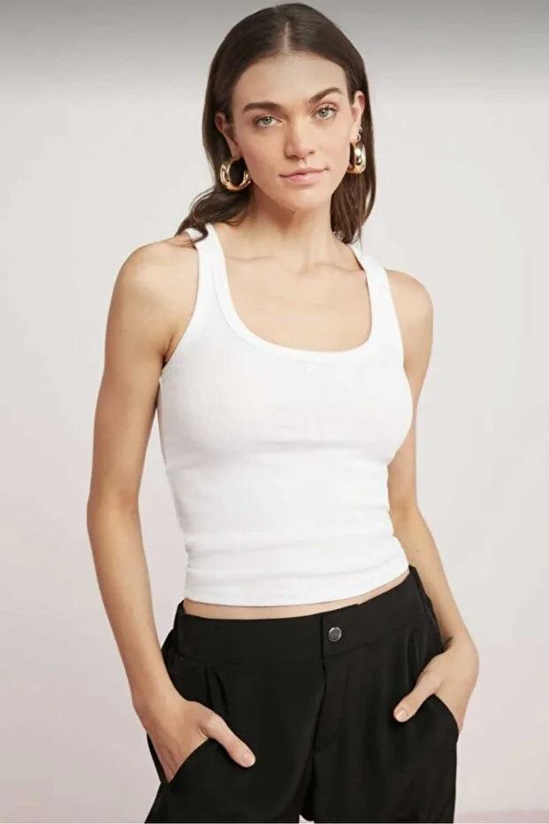 Women’s White Ribbed Thick-Strap Basic Tank Top - MRS.IDEA