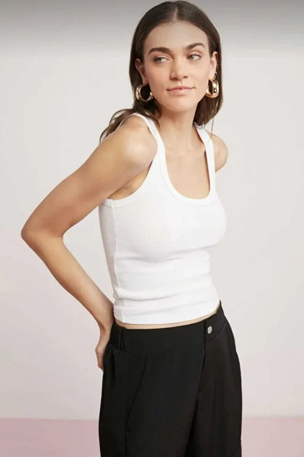Women’s White Ribbed Thick-Strap Basic Tank Top - MRS.IDEA