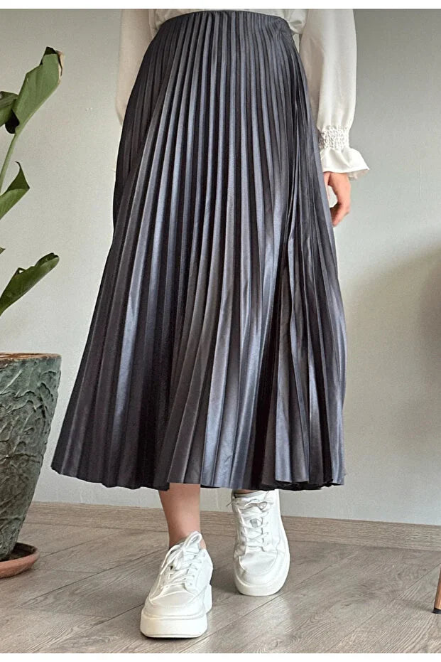 Black Lightweight Pleated Modest Skirt - MRS.IDEA